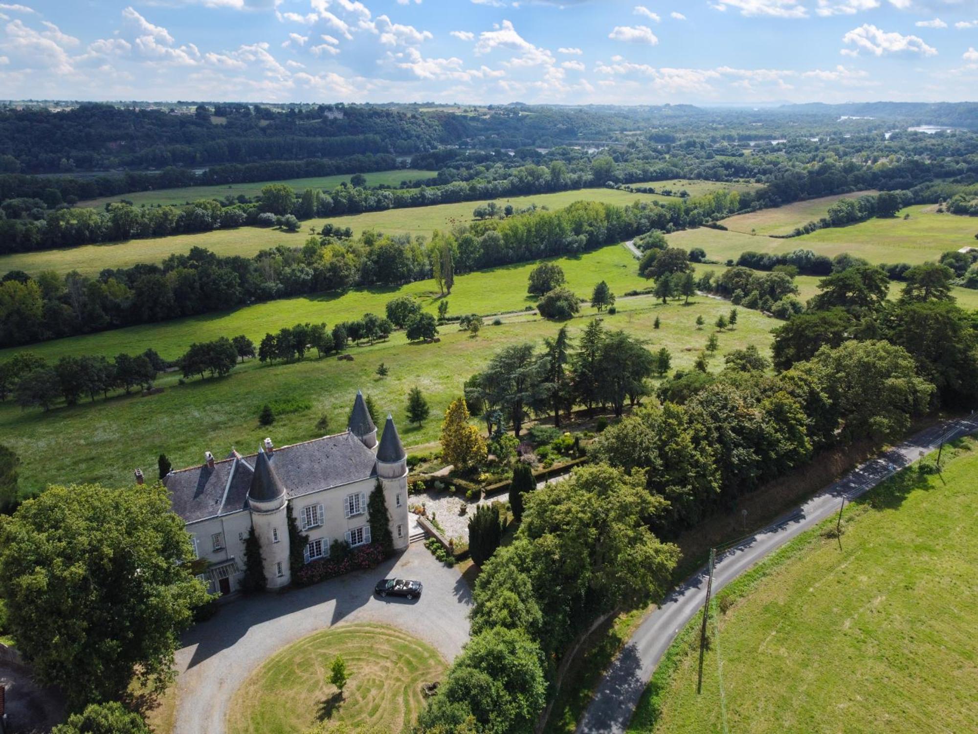 Château Haute Roche Oudon Exterior foto